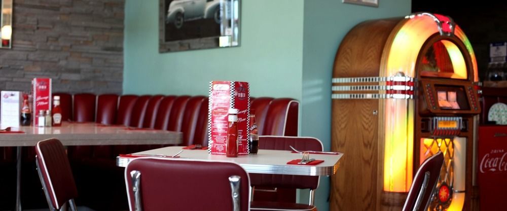 7Hotel Diner Halstead  Εξωτερικό φωτογραφία
