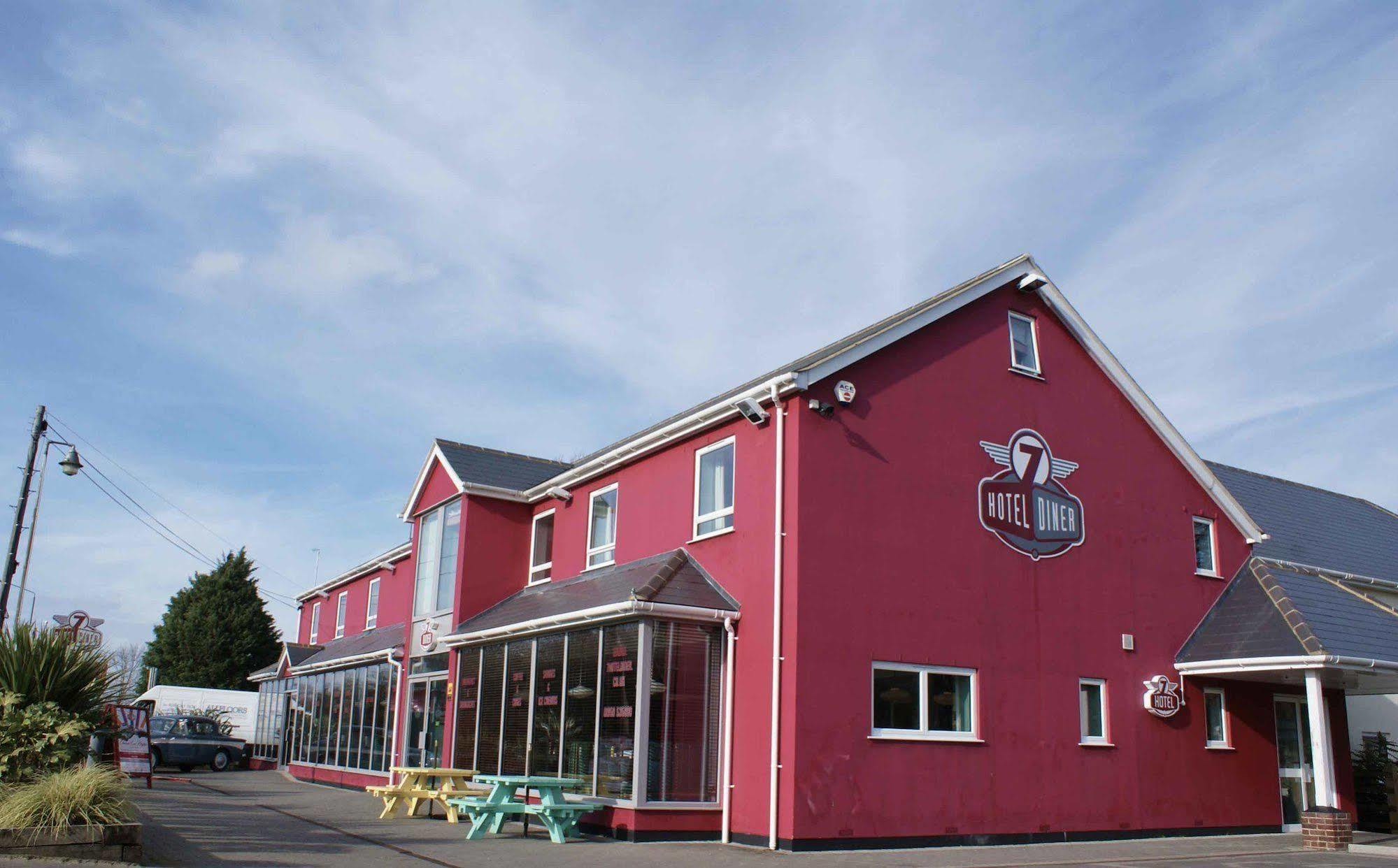 7Hotel Diner Halstead  Εξωτερικό φωτογραφία