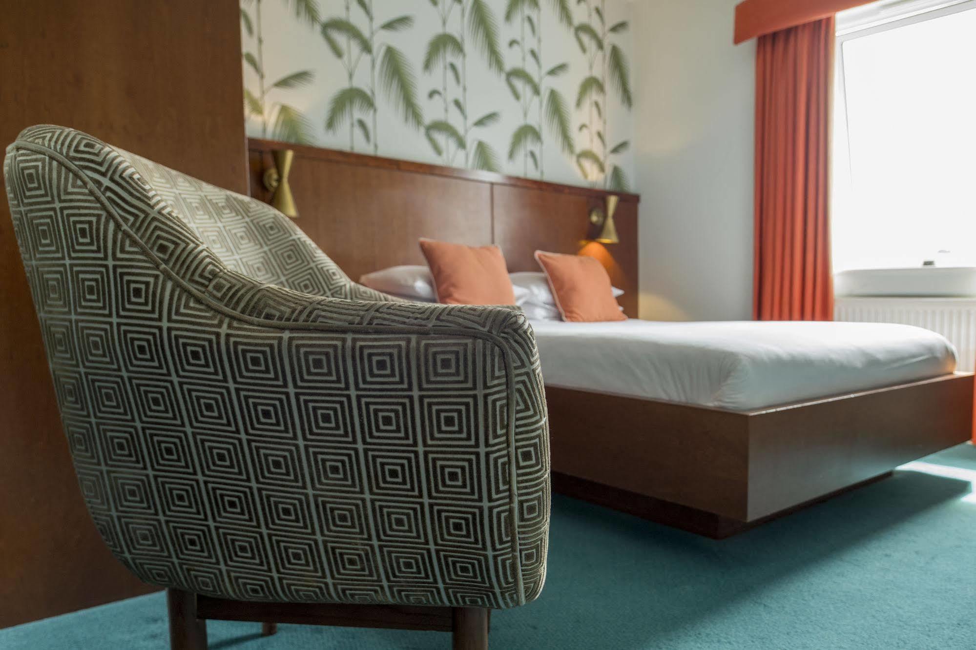 7Hotel Diner Halstead  Εξωτερικό φωτογραφία