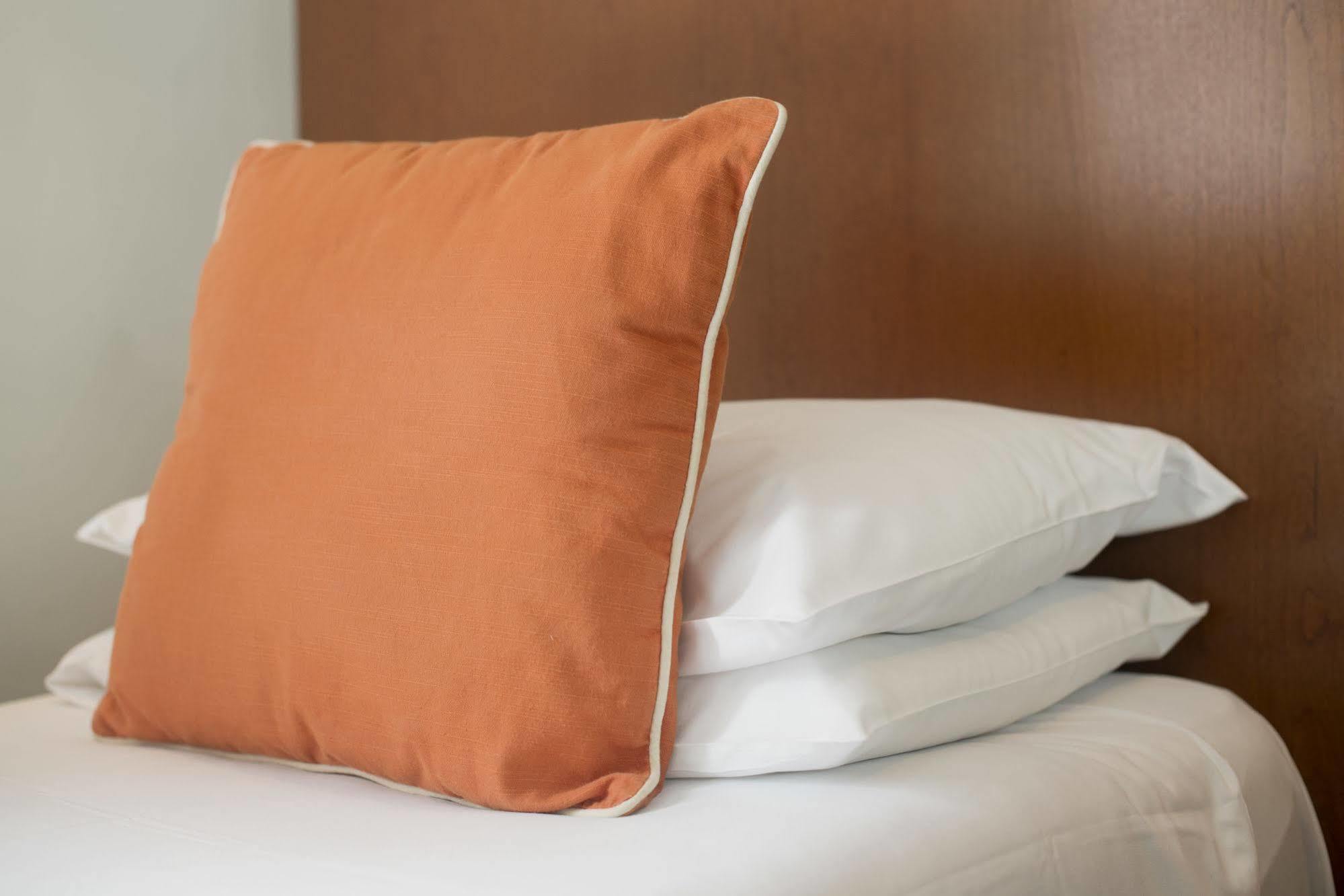 7Hotel Diner Halstead  Εξωτερικό φωτογραφία
