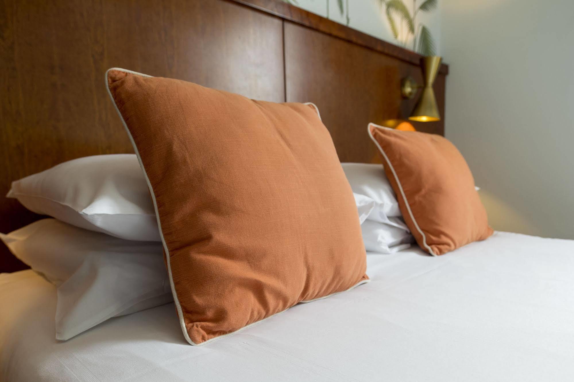 7Hotel Diner Halstead  Εξωτερικό φωτογραφία