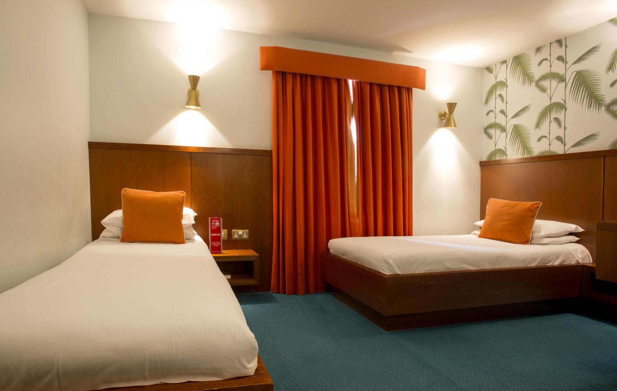 7Hotel Diner Halstead  Εξωτερικό φωτογραφία