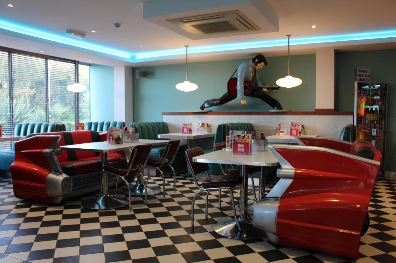 7Hotel Diner Halstead  Εξωτερικό φωτογραφία